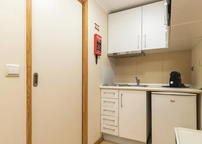 Apartment Budget Down Town *