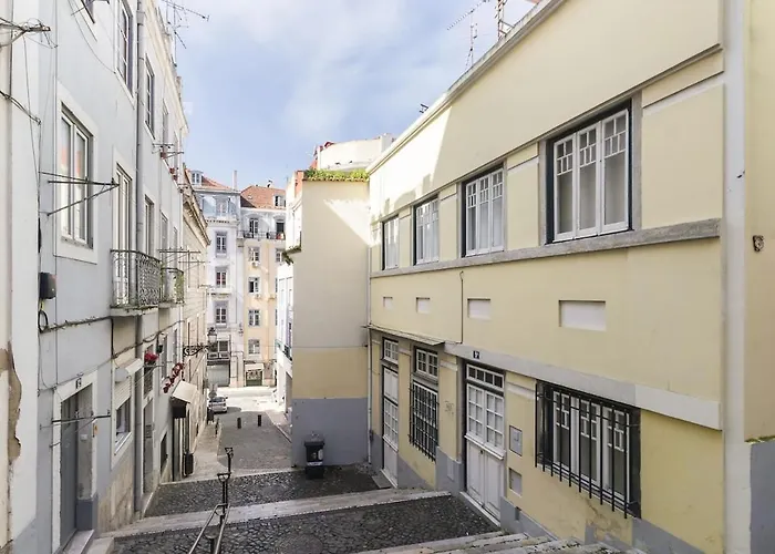 Budget Down Town * Lisbon